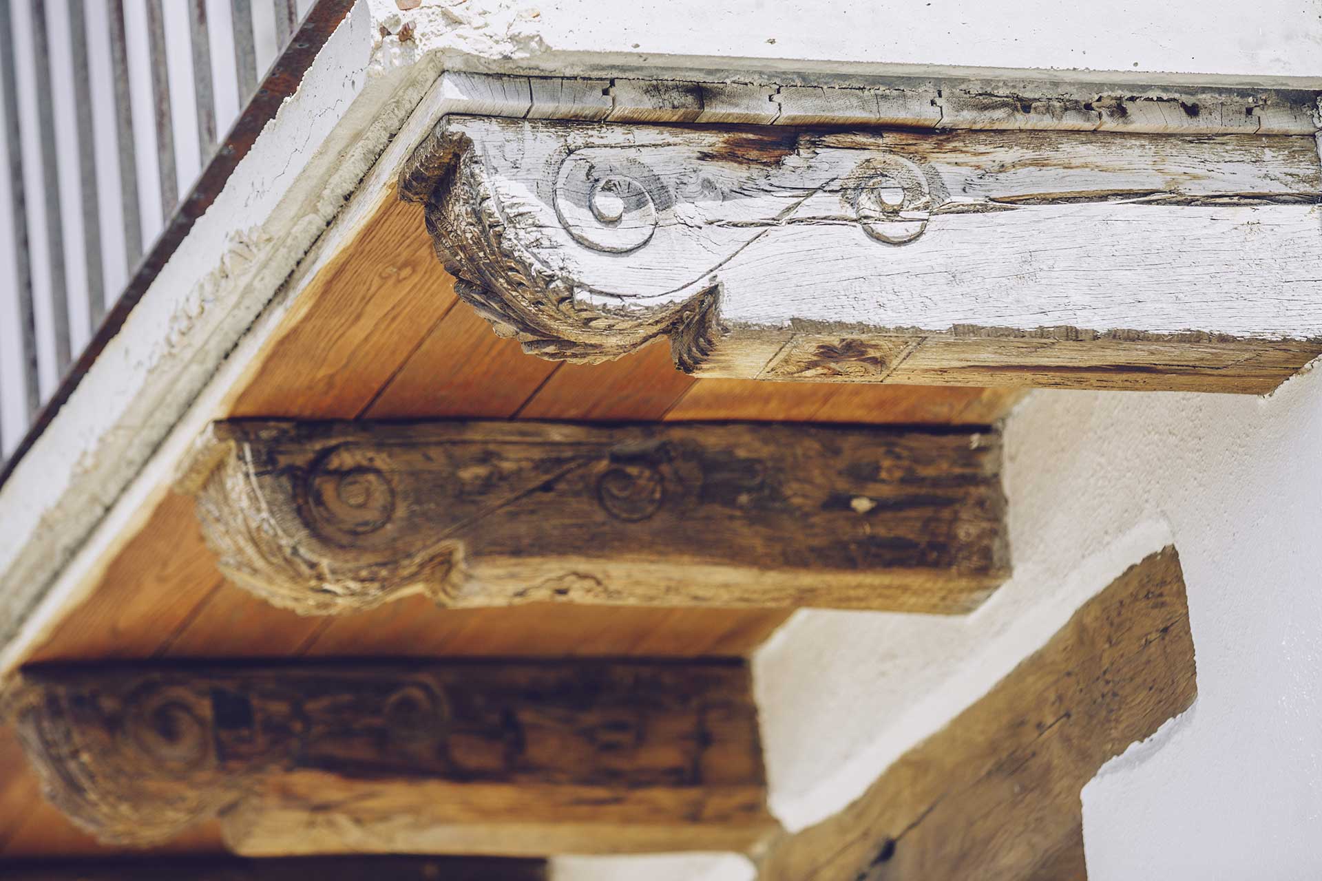 Detalle de la bigas de la Casa Rural Enekoizar