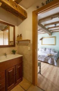 habitacion-baigura-casa-rural-enekoizar-10 svg+xml;charset=utf