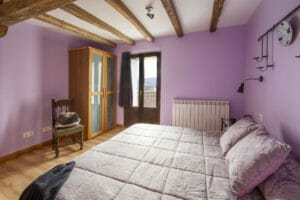 Habitación Orhi Casa Rural Enekoizar (Selva de Irati) 3 svg+xml;charset=utf