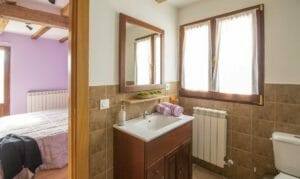 Habitación Orhi Casa Rural Enekoizar (Selva de Irati) 8 svg+xml;charset=utf