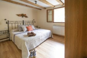 Habitación Zamariain Casa Rural Enekoizar (Selva de Irati) 11 svg+xml;charset=utf