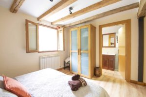 Habitación Zamariain Casa Rural Enekoizar (Selva de Irati) 12 svg+xml;charset=utf